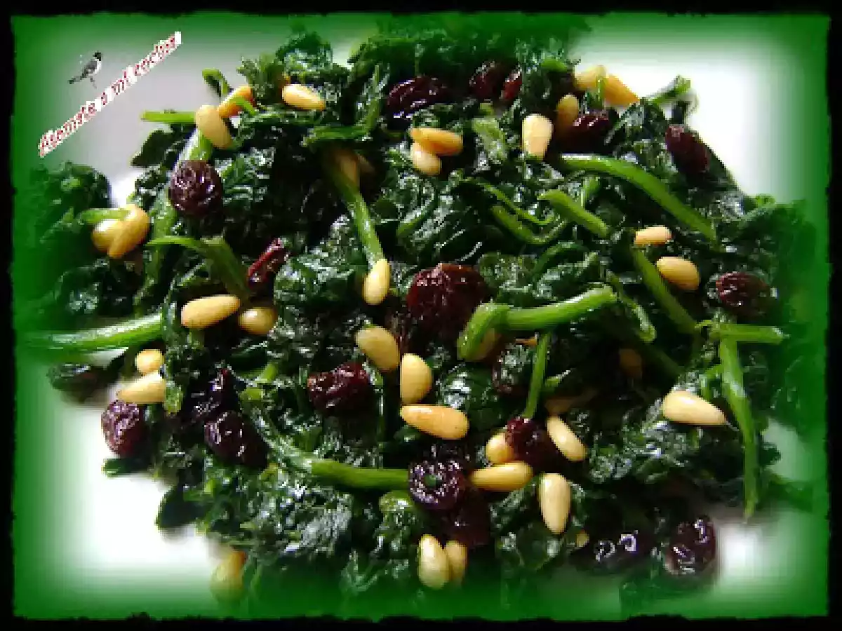 Espinacas salteadas con pasas y piñones