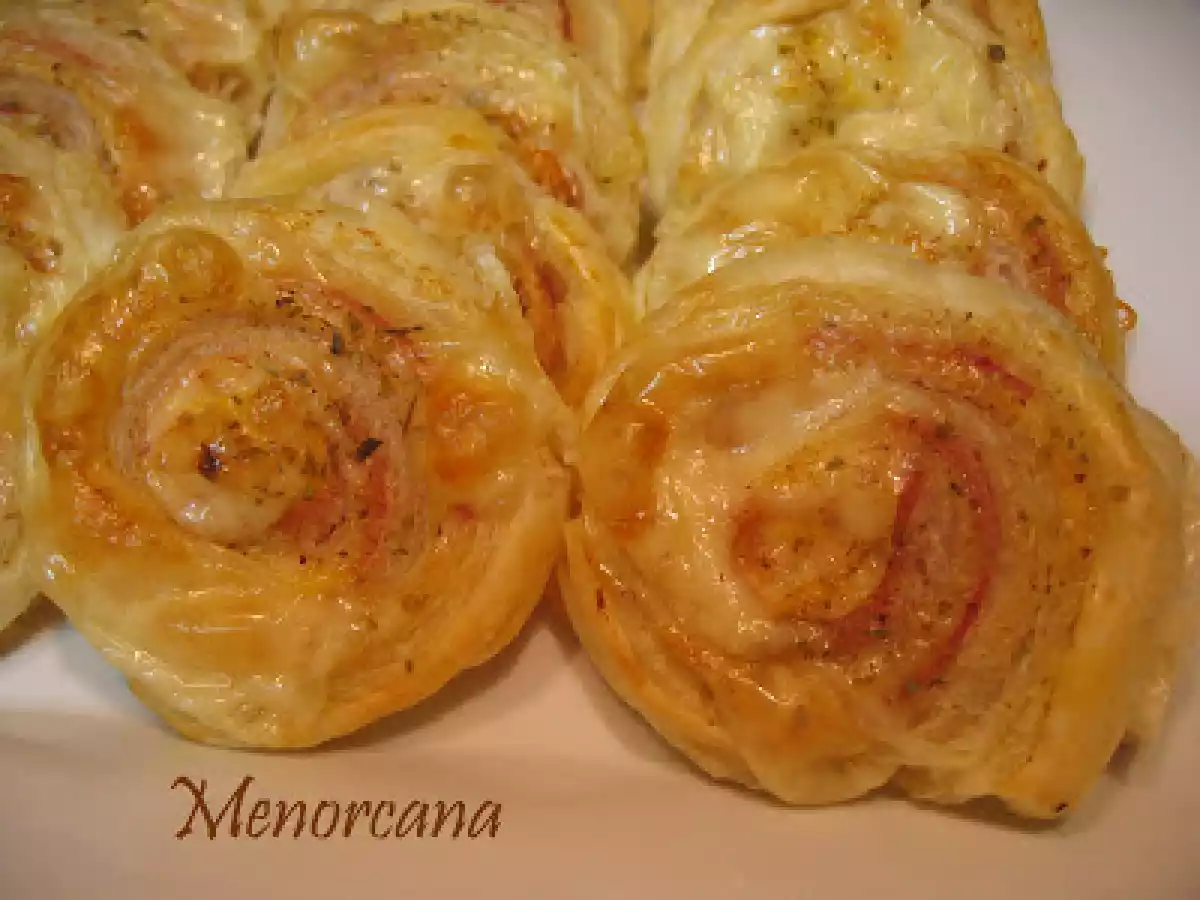 Espirales de hojaldre con jamón y queso - foto 2