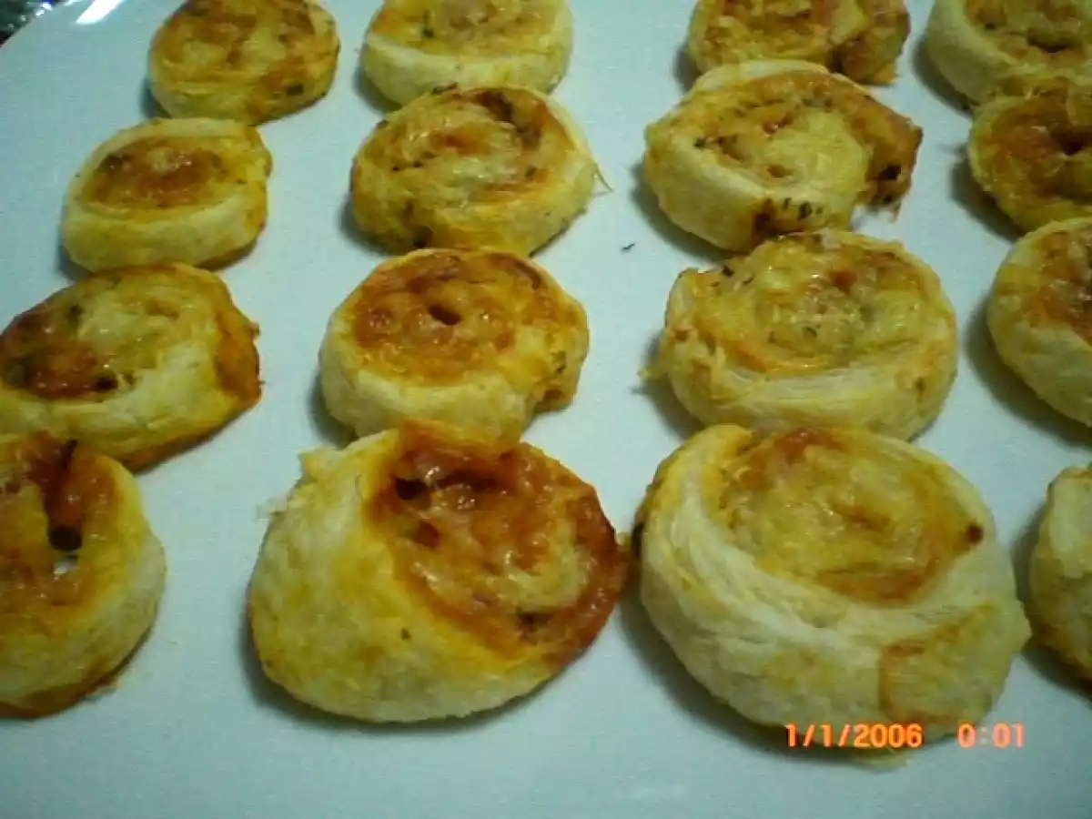 Espirales de hojaldre saladas