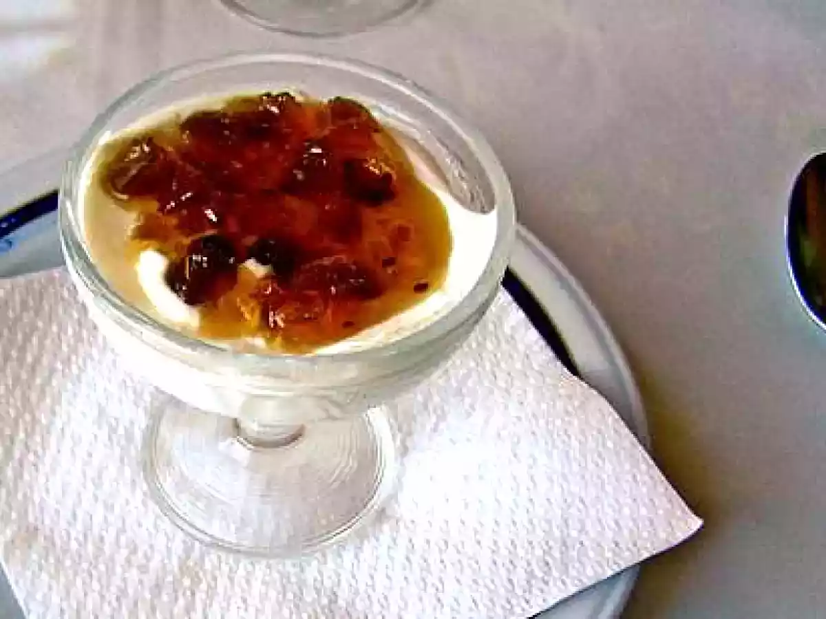 Espuma de queso de cabra, mascarpone y confitura de tomate