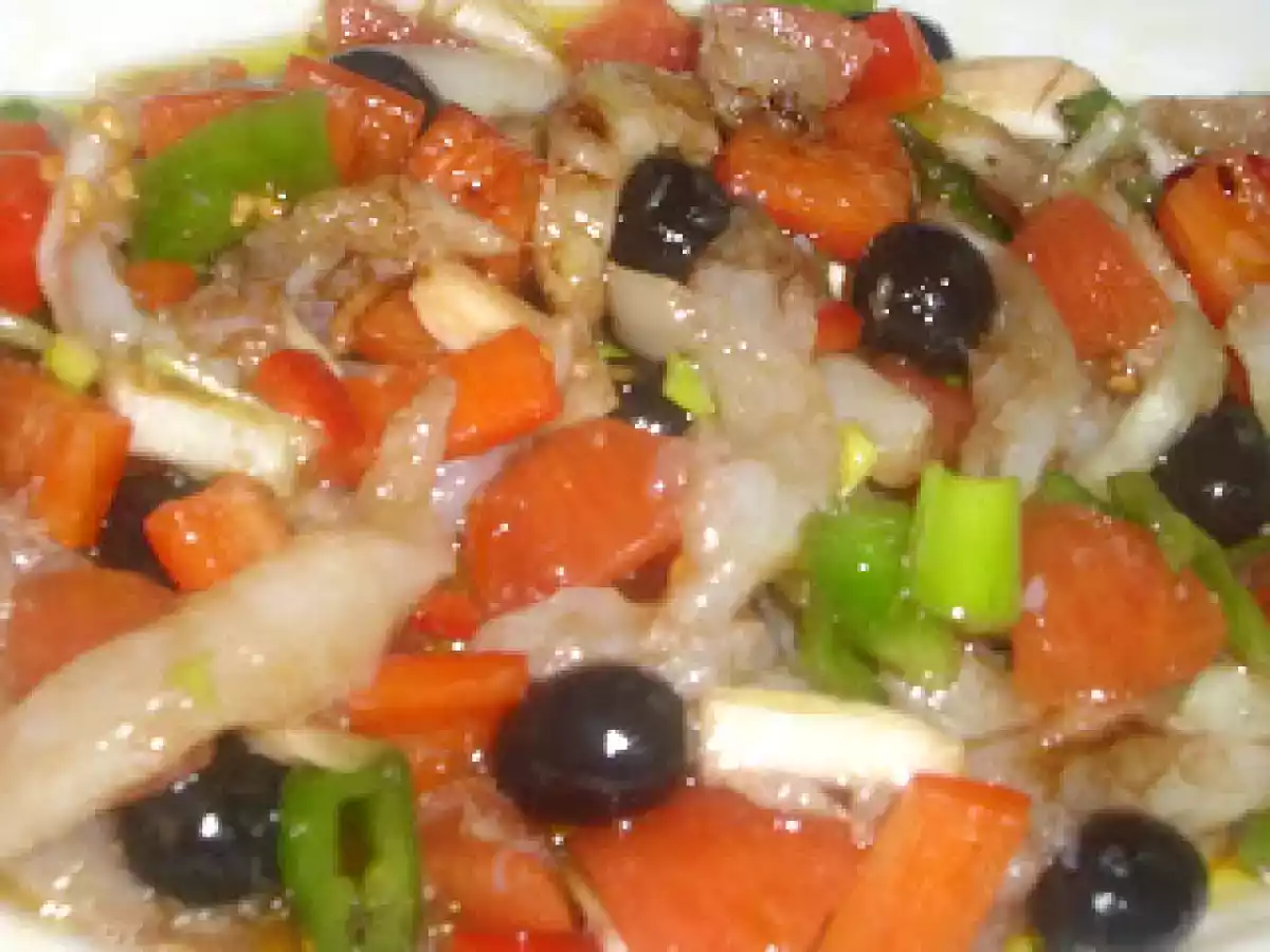 Esqueixada De Bacallà(Ensalada De Bacalao desmigado)