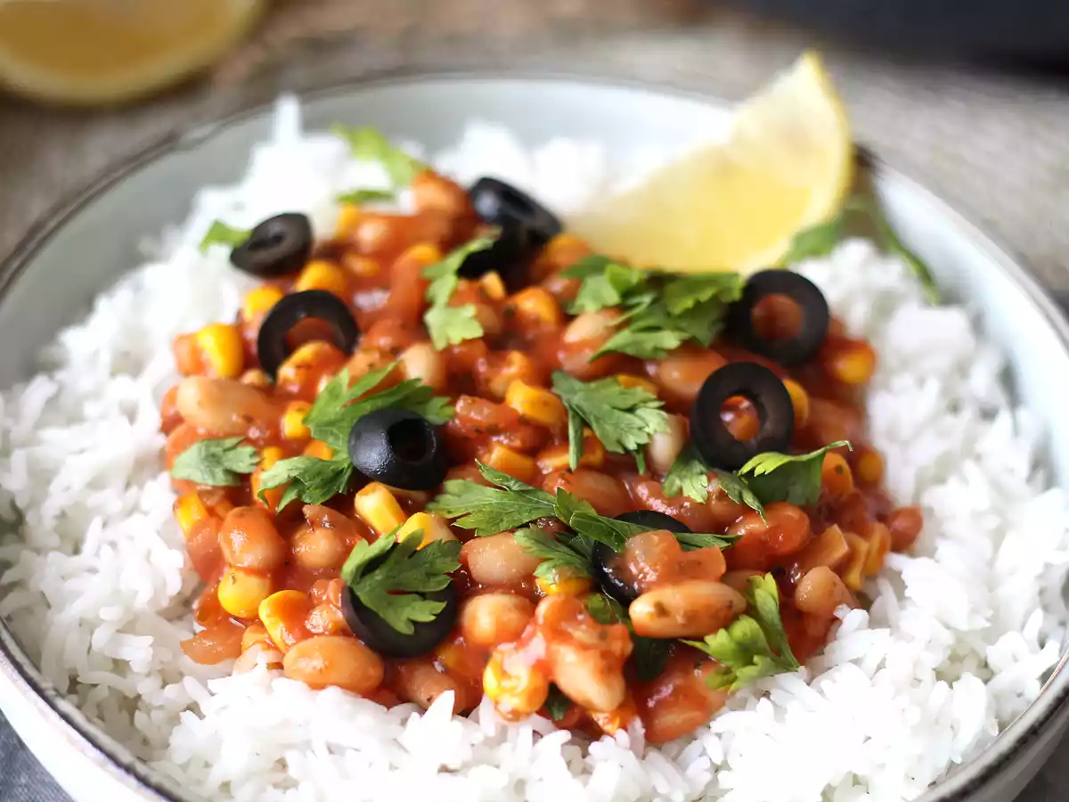 Estofado de alubias con maíz, aceitunas negras y perejil (ragú vegetariano) - foto 4