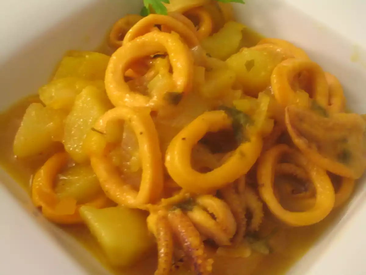 Estofado de patatas con calamares