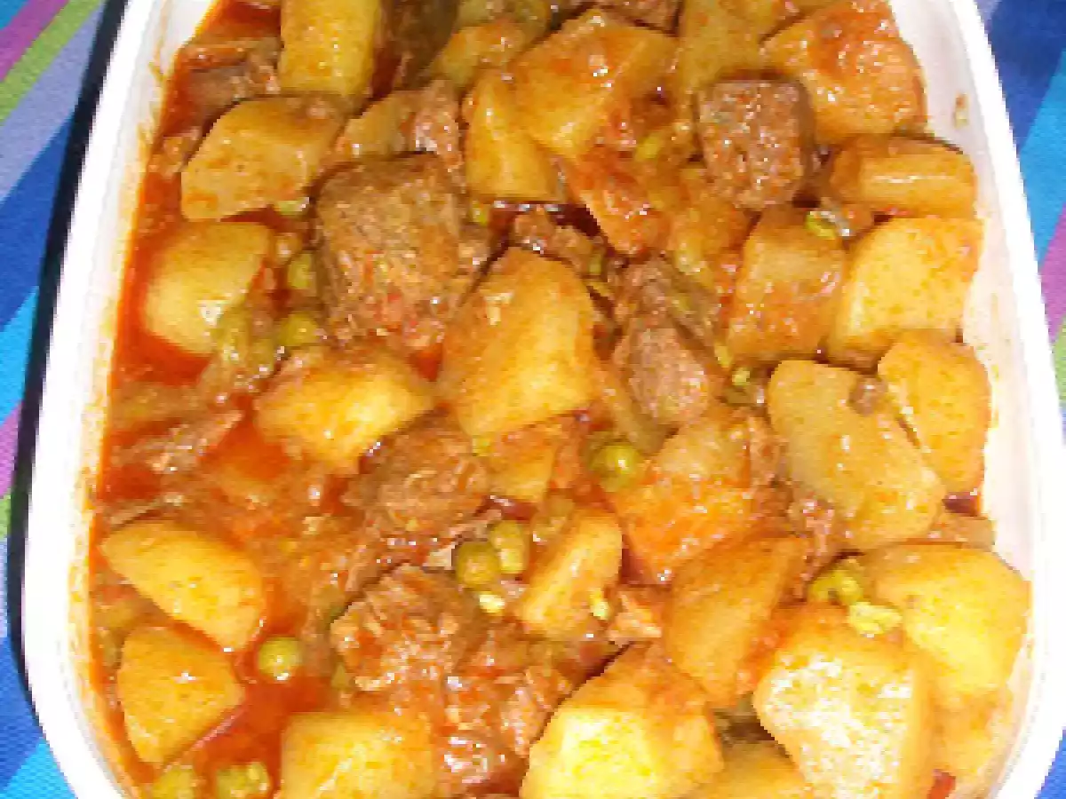 ESTOFADO DE TERNERA, PATATAS Y GUISANTES