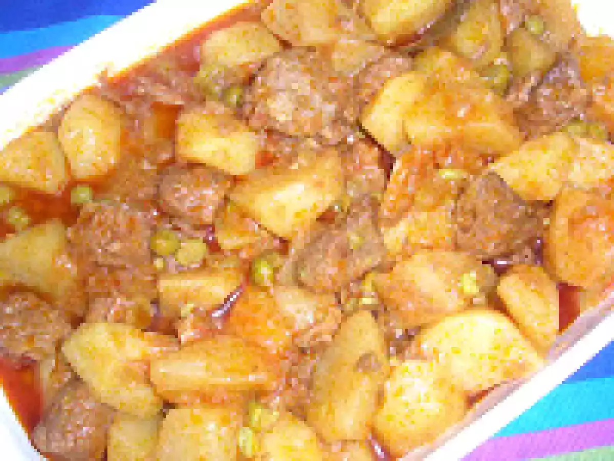 ESTOFADO DE TERNERA, PATATAS Y GUISANTES - foto 2