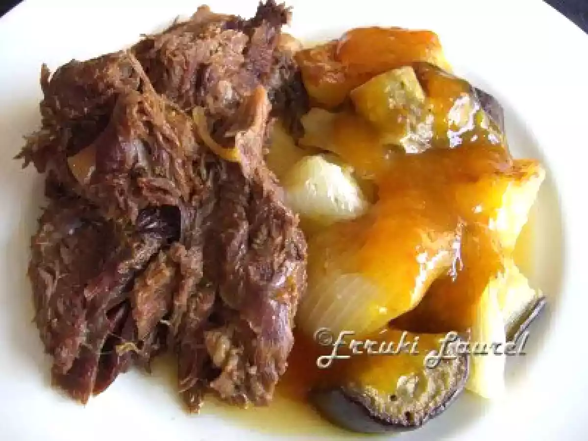 Estofado de ternera y guarnición