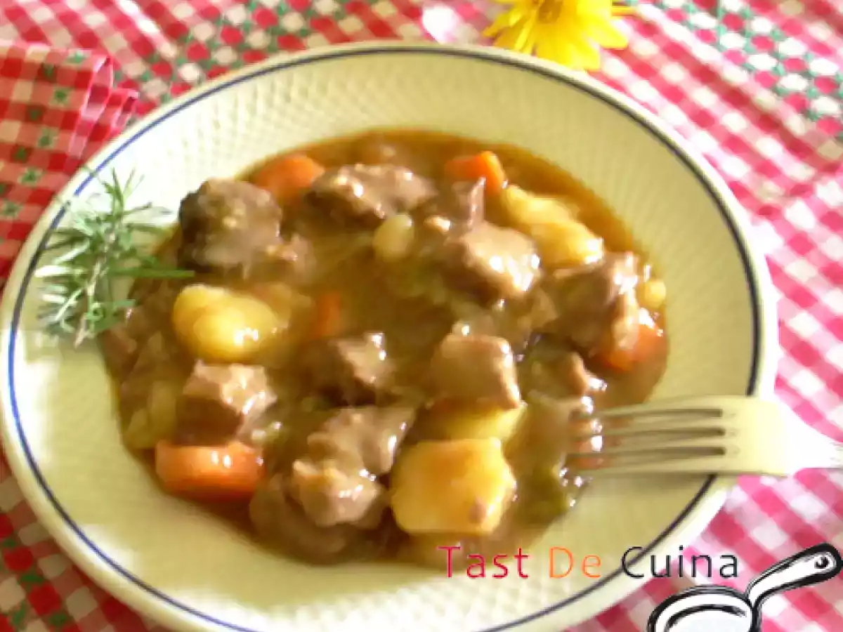 ESTOFAT DE VEDELLA - foto 3