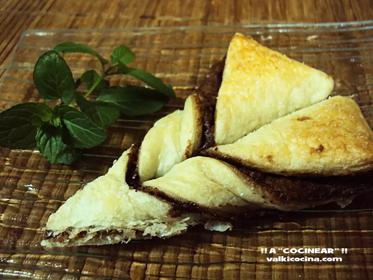 Estrella de hojaldre con crema de cacao - foto 5