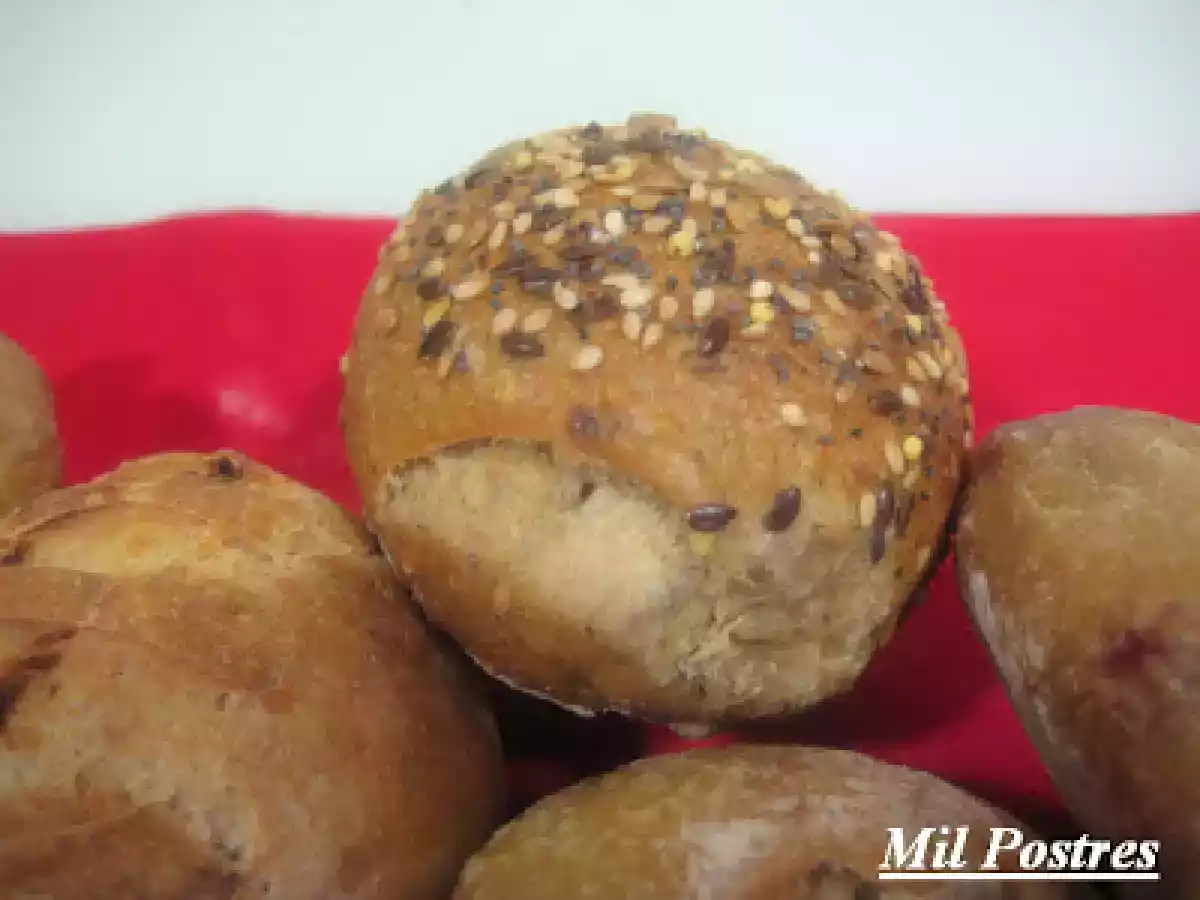 Evento de blog. El pan de cada mes. Pan integral con sésamo, amapola y linaza