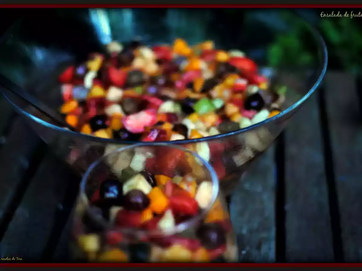 Exquisita ensalada de frutas variadas