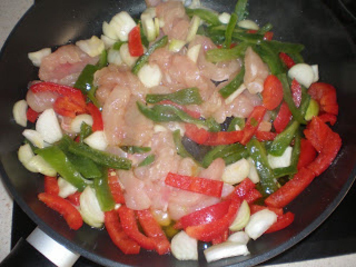 Fajitas texmex y queso fundido con chorizo. Receta Petitchef