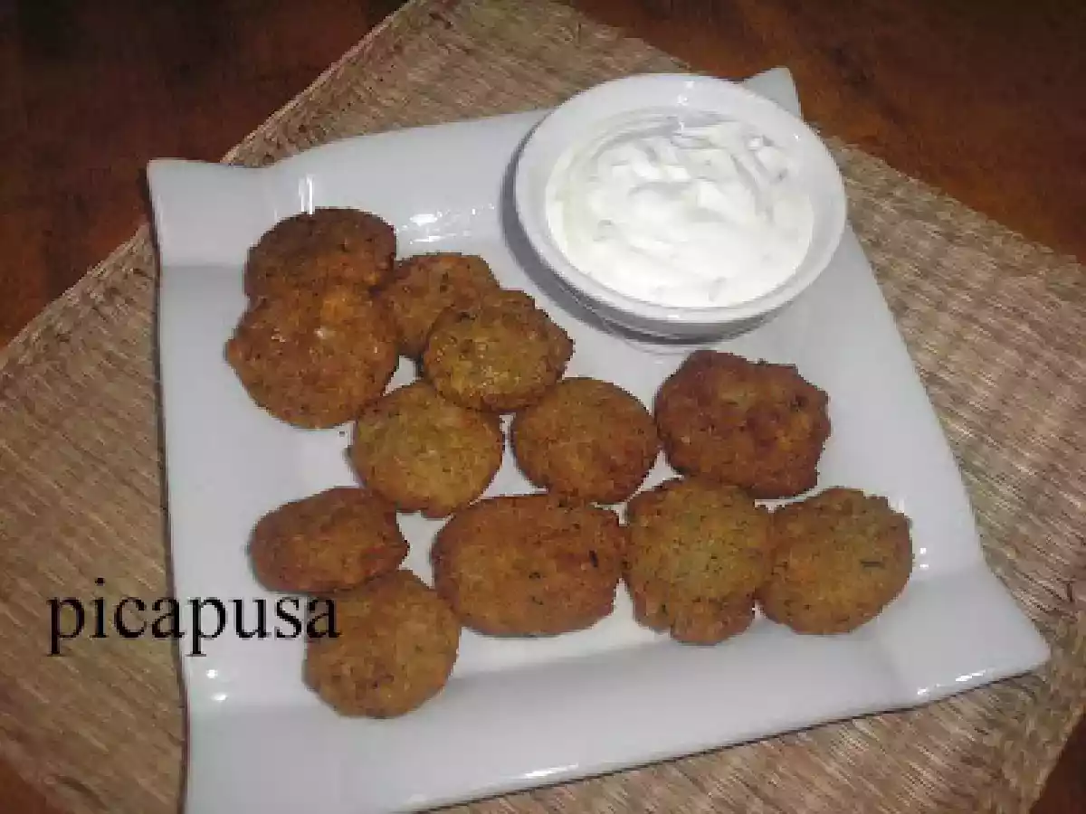 FALAFELS DE HABAS SECAS CON SALSA DE YOGURT. - foto 4
