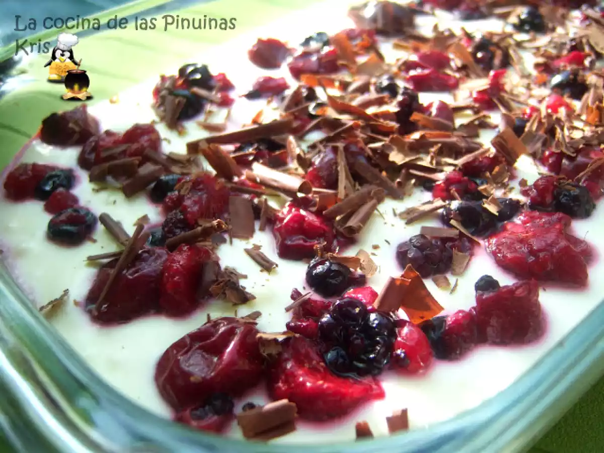 FALSO TIRAMISÚ DE FRUTOS ROJOS