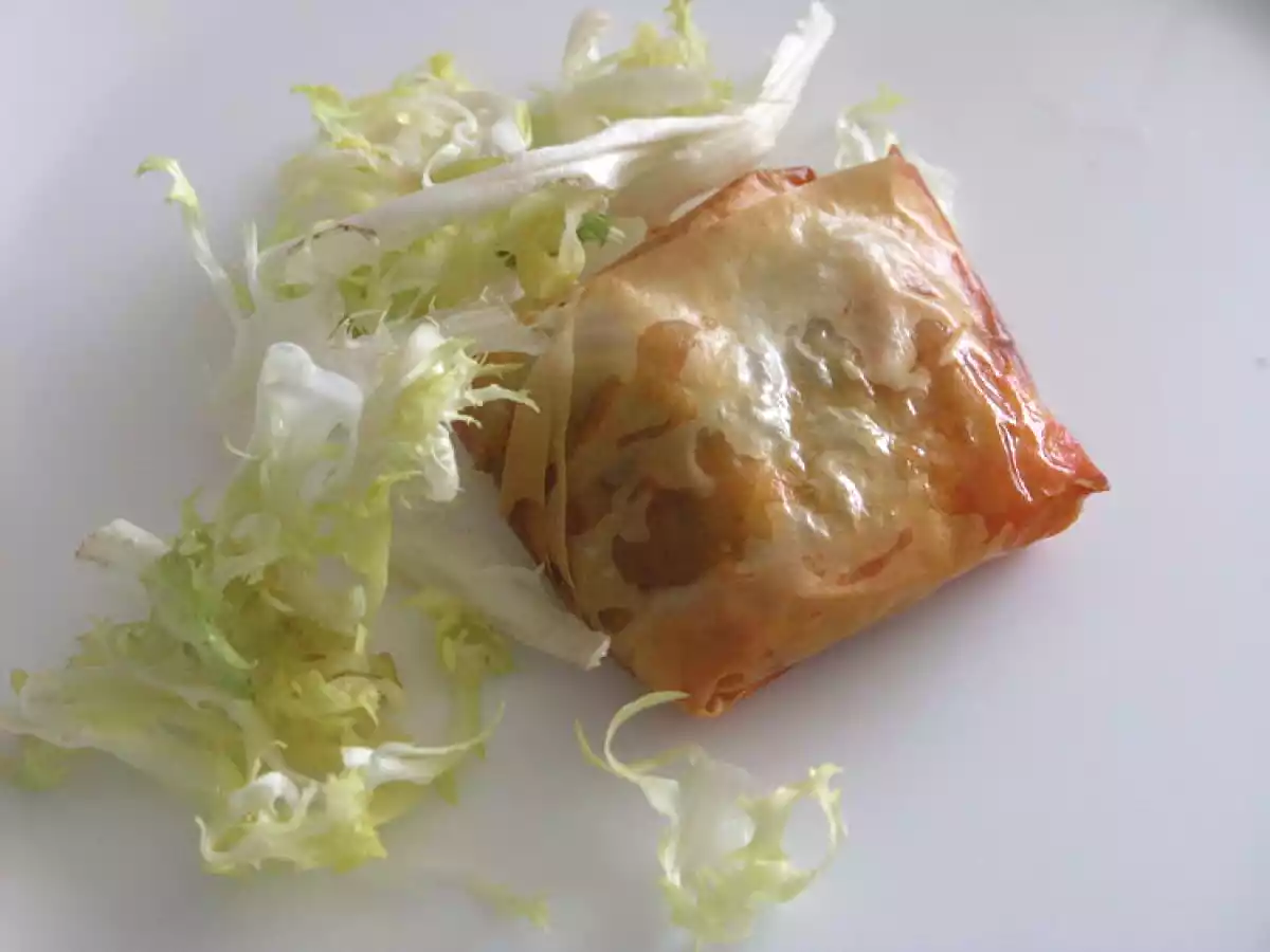Farcellet de pasta filo amb sobrassada i carxofes, un aperitiu senzill