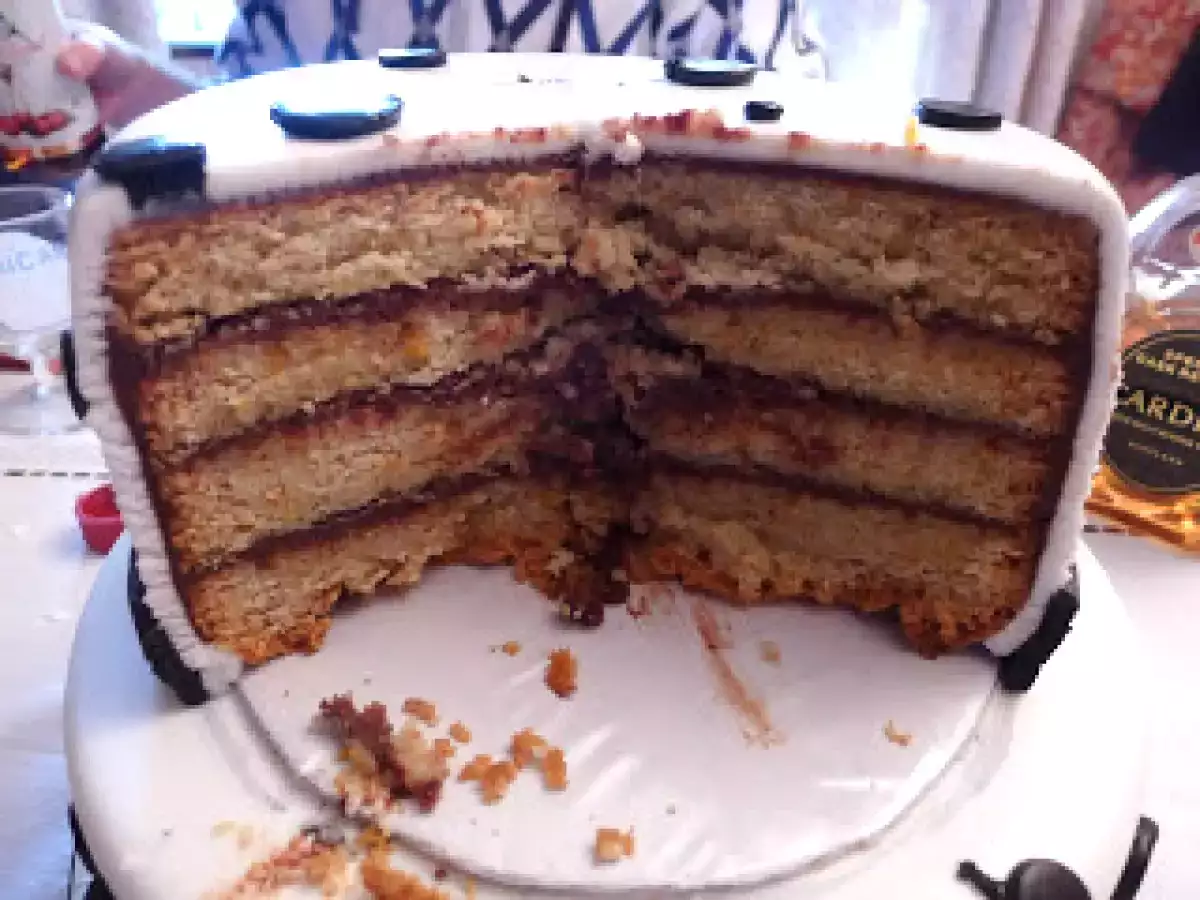 Feliz cumpleaños mama. Proceso completo de elaboración de una tarta fondant.