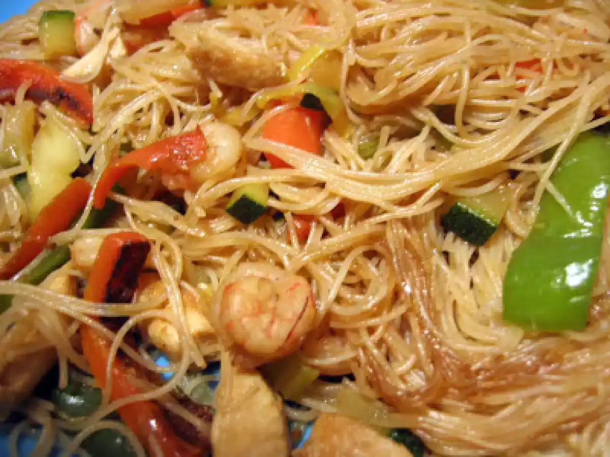 Fideos de arroz fritos con verdura