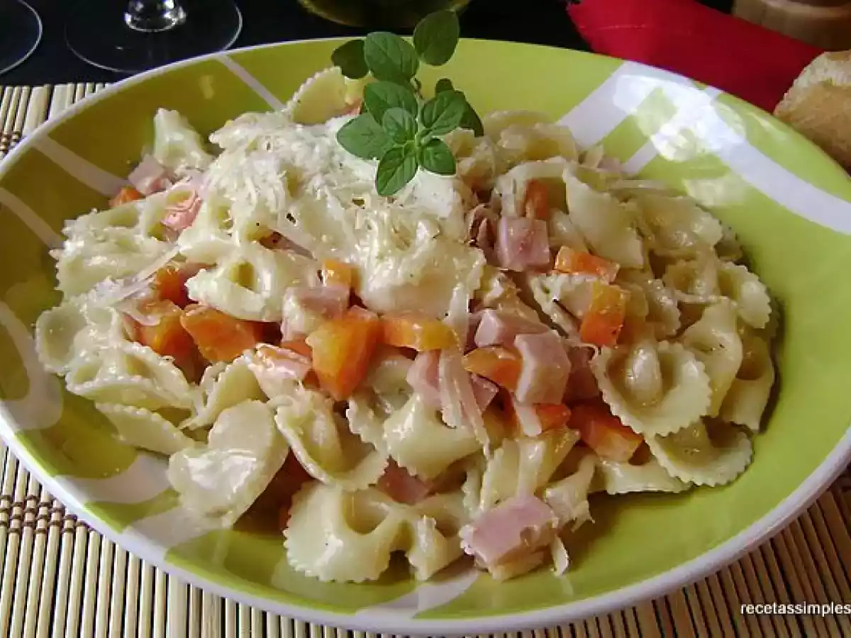 Fideos moñitos a la crema