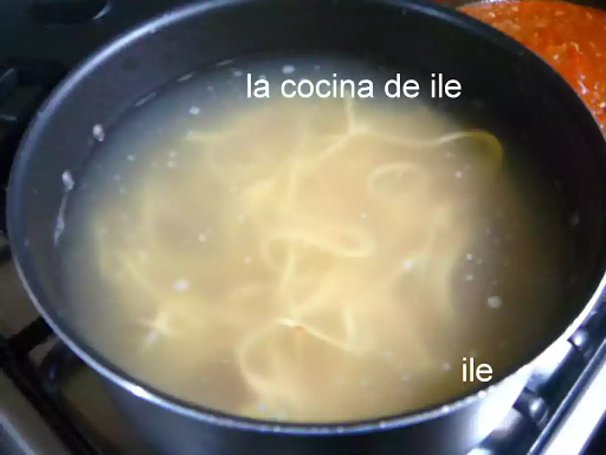 Fideos o tallarines de morrones o pimientos rojos - foto 3