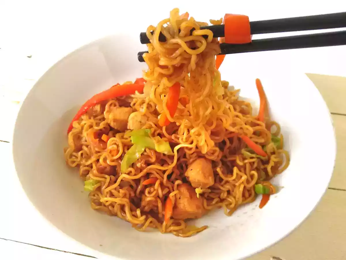 Fideos ramen con pollo y verdura {receta express} - foto 2