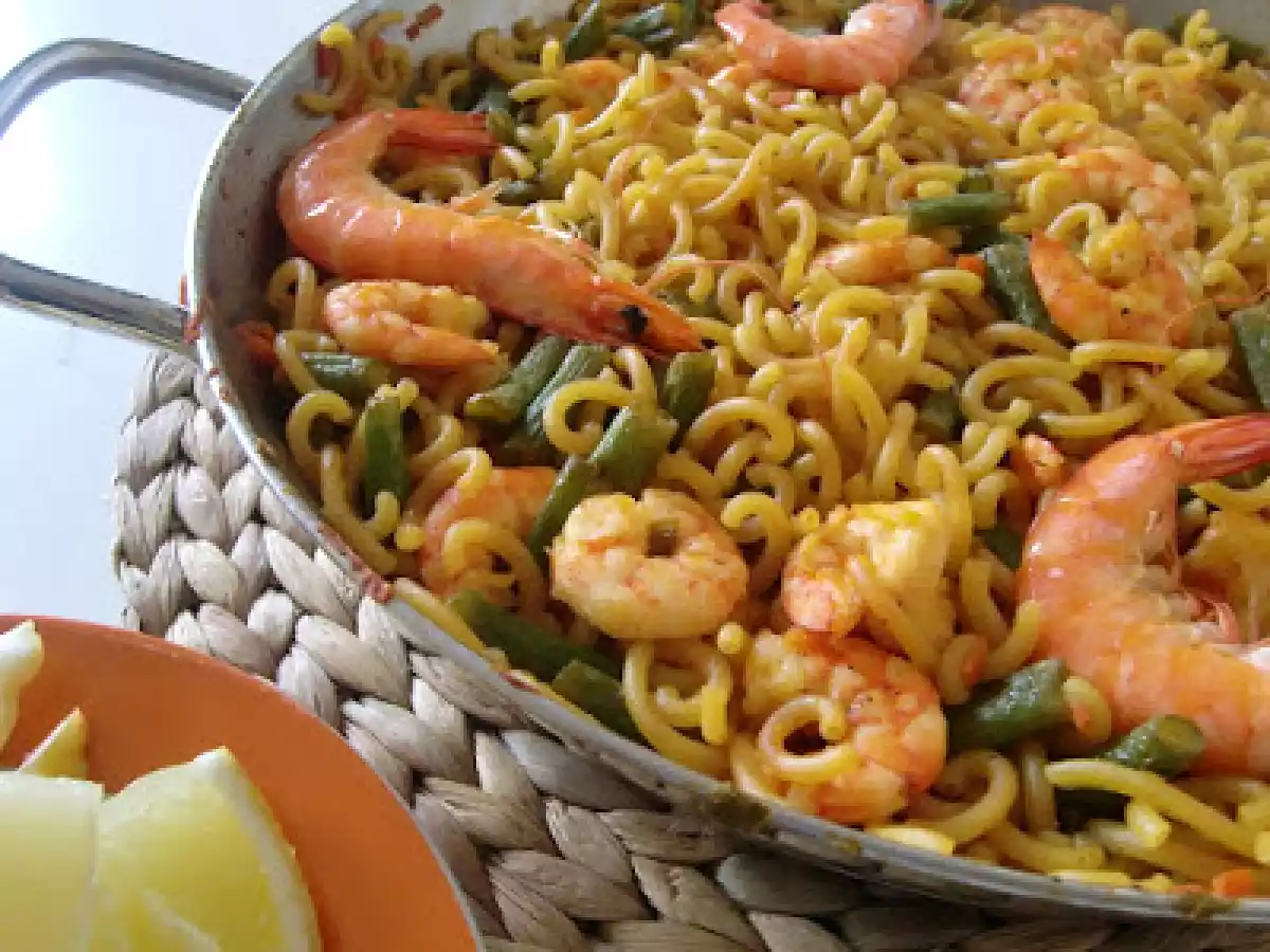 Fideuá de judías verdes y langostinos o la del día de reyes