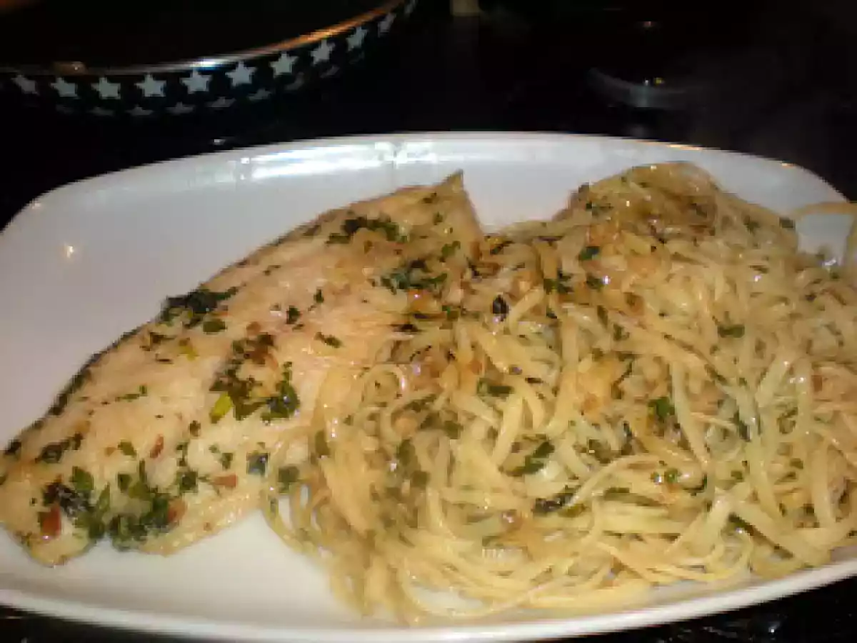 Filete de merluza y tallarines - foto 2