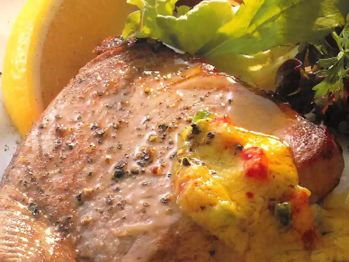 Filetes de atún con salsa de hierbas