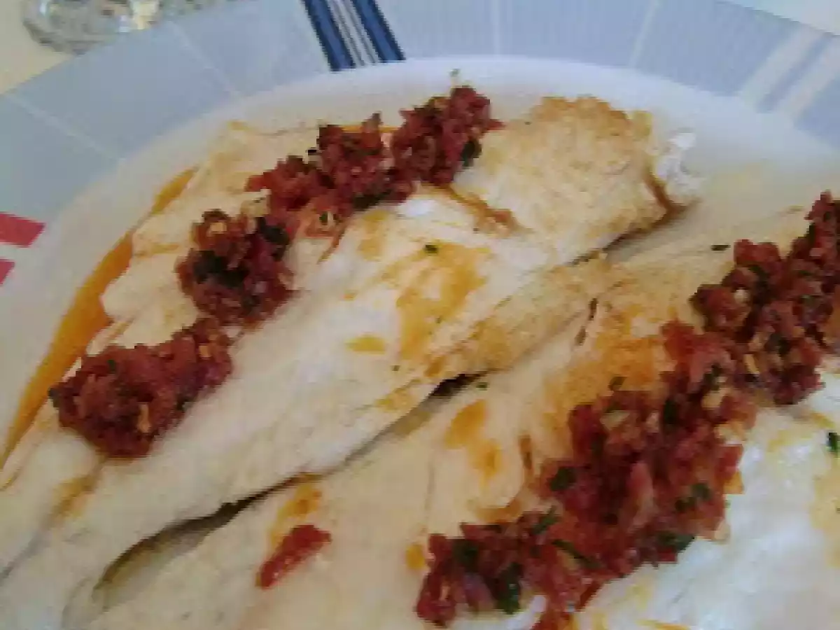 Filetes de dorada con aceite de ajo y jamón ibérico - foto 4