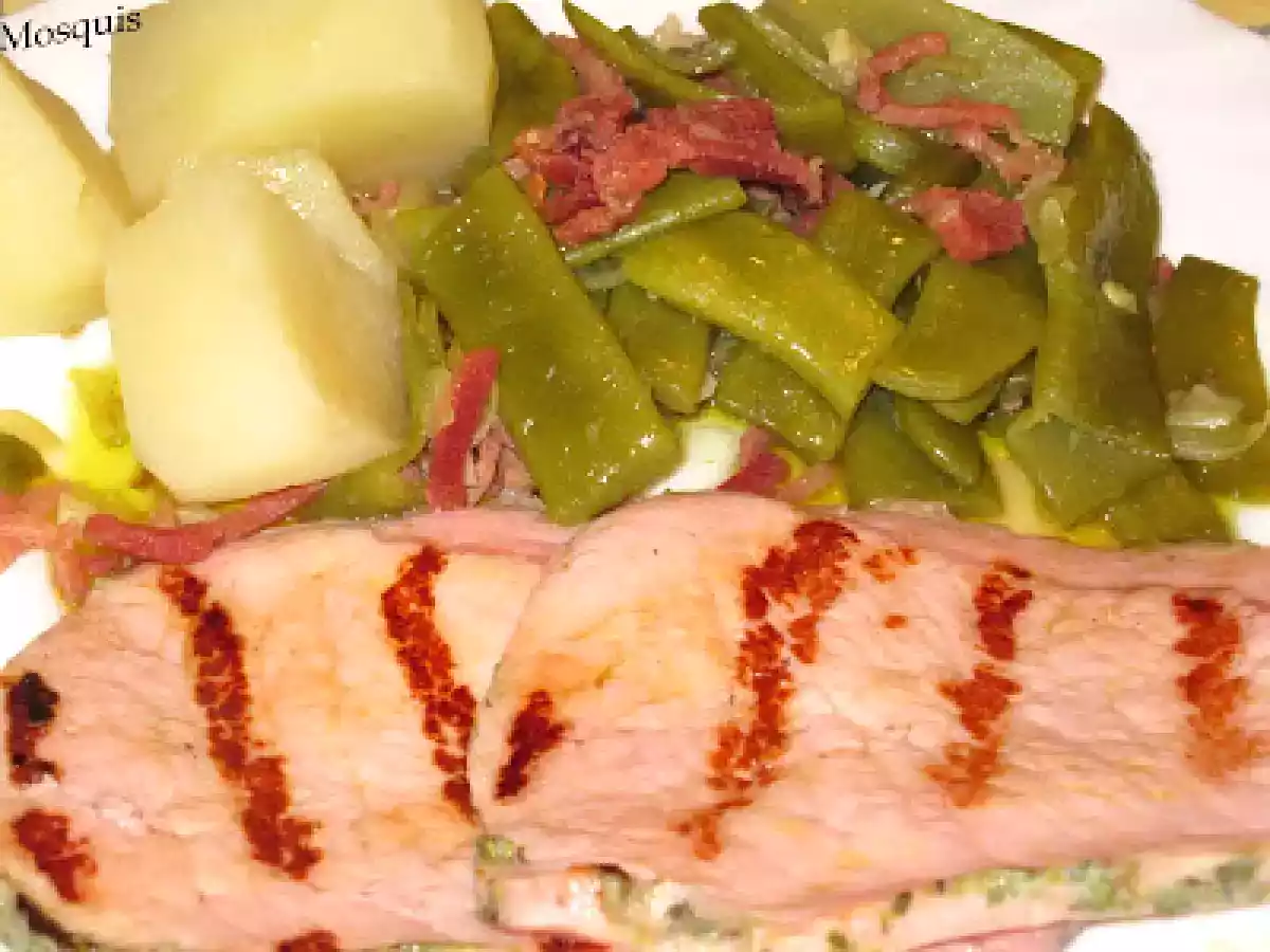 Filetes de lomo con judías verdes e hilos de jamón Espuña