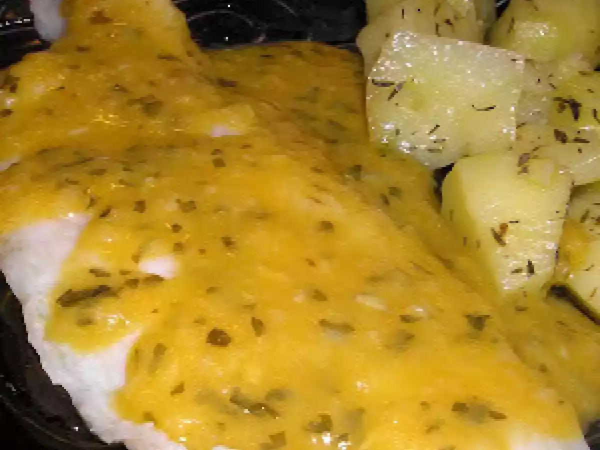 Filetes de panga con salsa amarilla (thermomix).