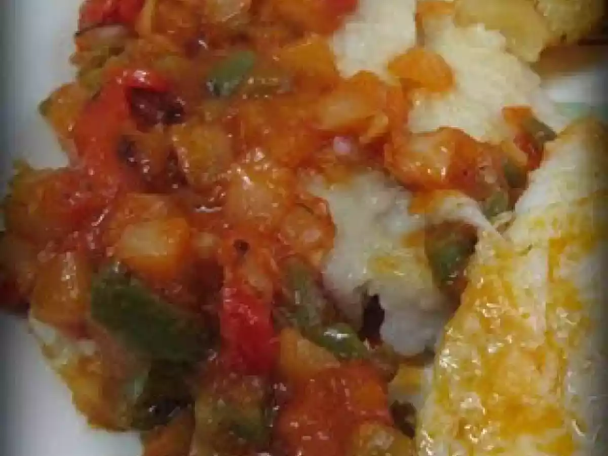 Filetes de Panga con Sofrito y Patatas al Ajillo (fussioncook) - foto 3