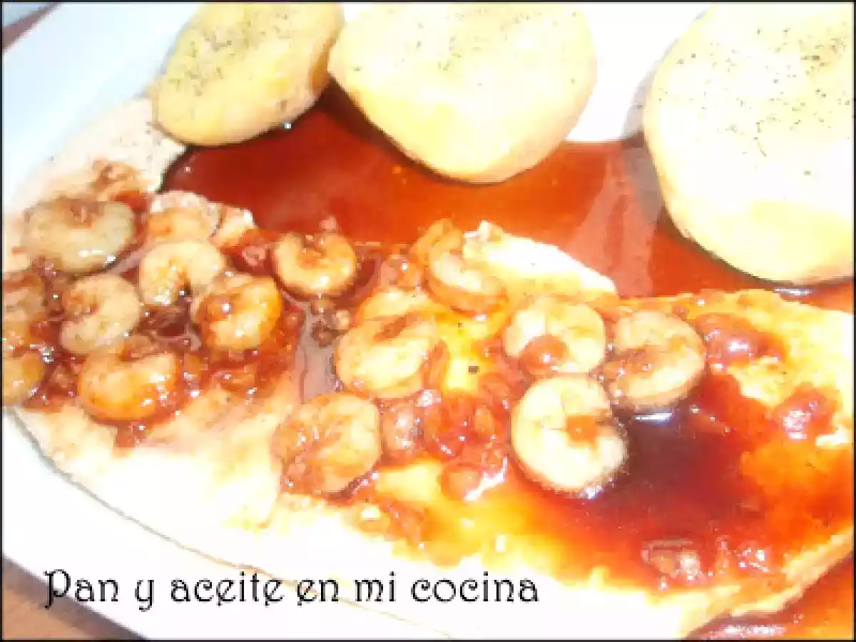 FILETES DE PESCADO CON GAMBAS CARAMELIZADAS - foto 2