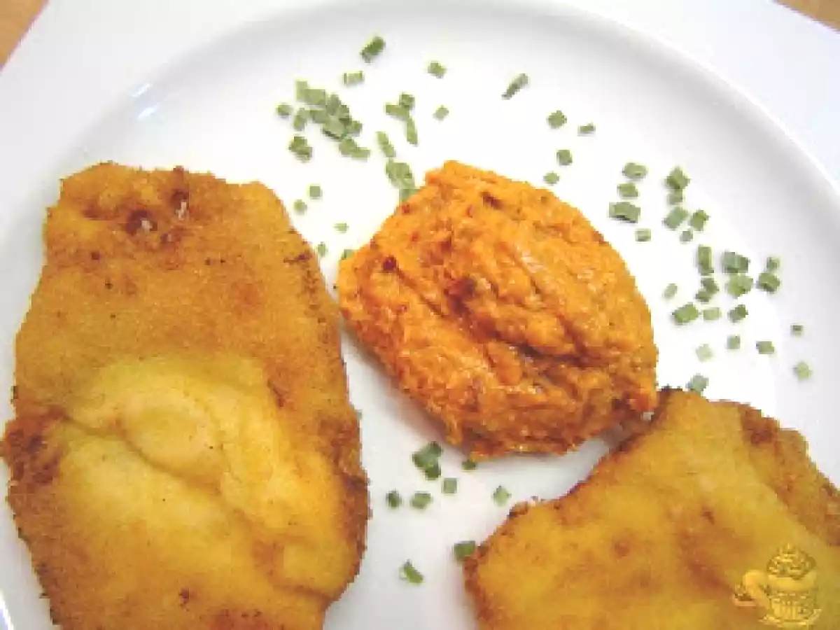 Filetes de pollo villeroi con salsa romesco