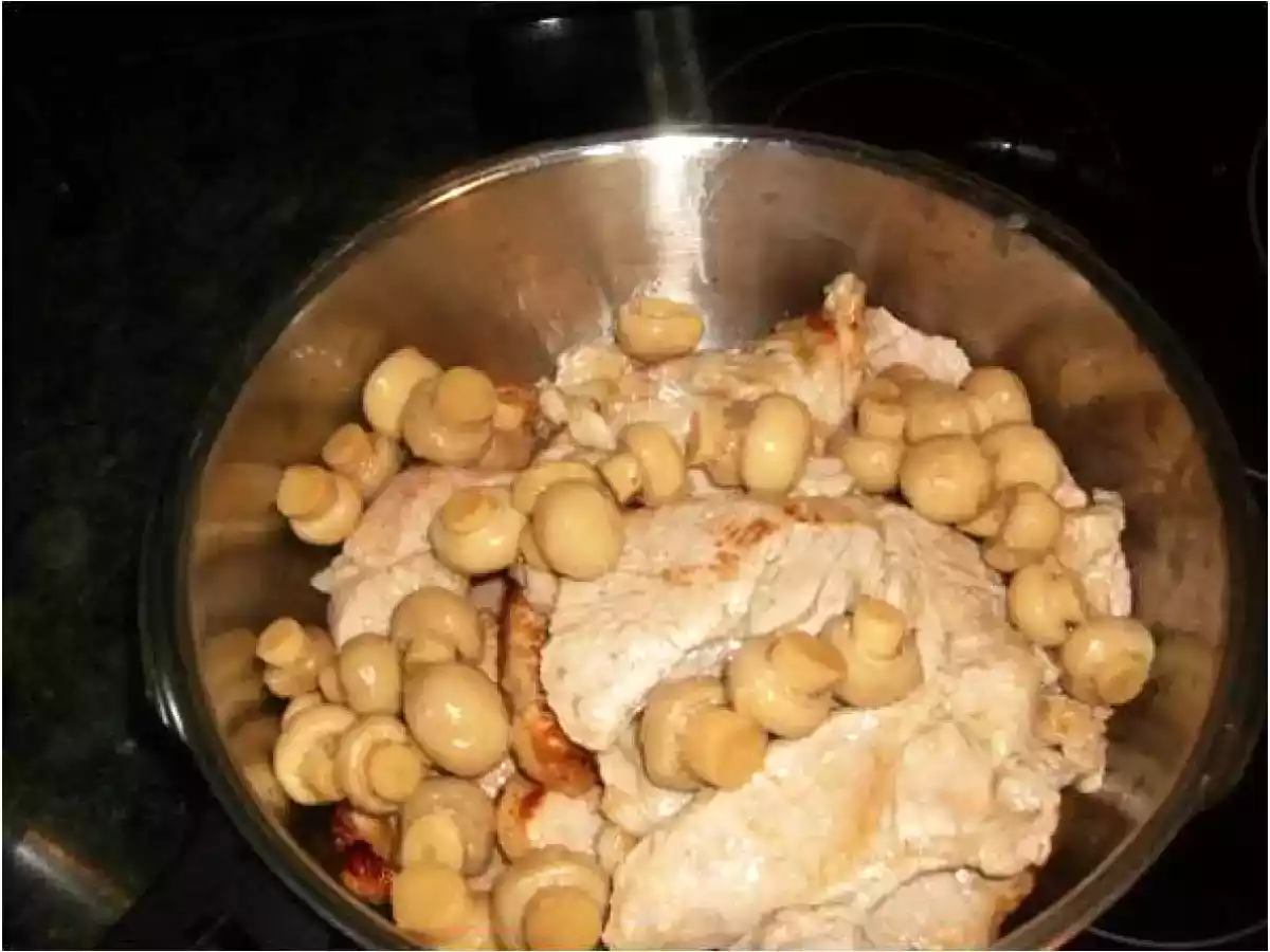 FILETES DE TERNERA EN SALSA CON CHAMPIÑONES - foto 7