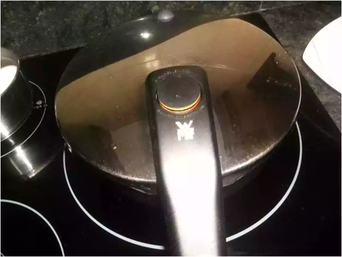 FILETES DE TERNERA EN SALSA CON CHAMPIÑONES - foto 8