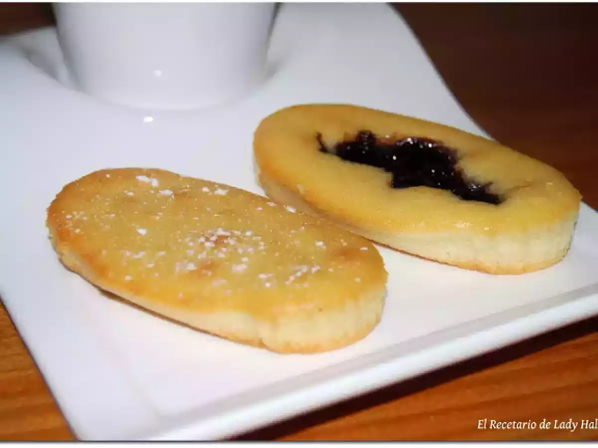 Financiers, bizcochitos de almendra con margarina