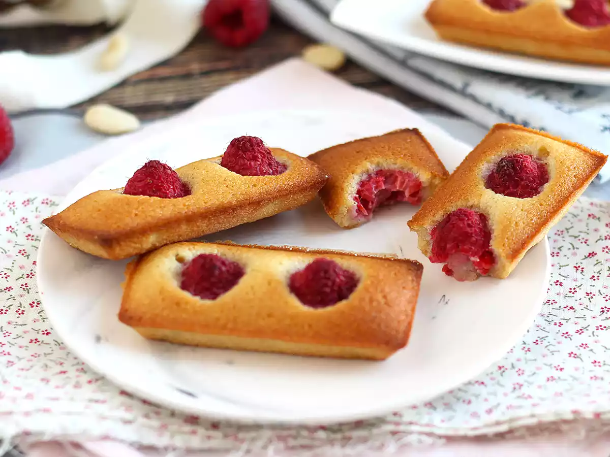 Financiers con frambuesa