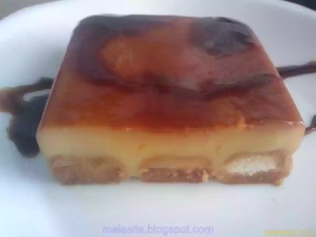 FLAN CON BIZCOCHOS