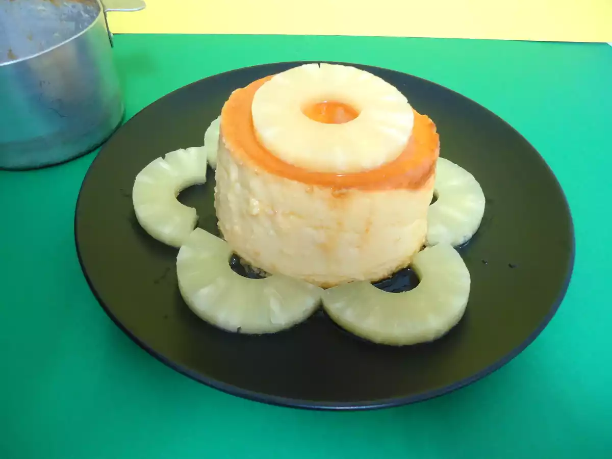 Flan de piña de Dulces Helens
