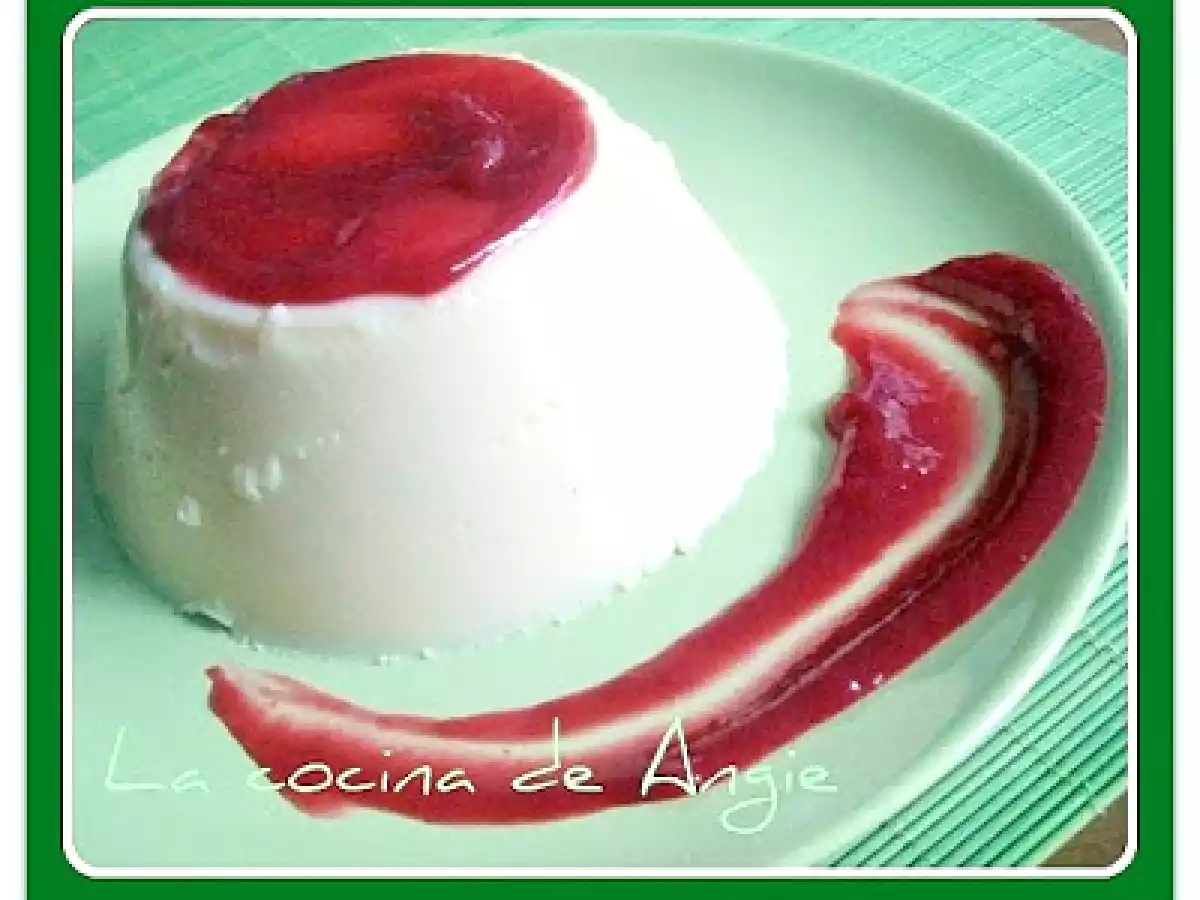 FLAN DE VAINILLA CON CREMA DE FRAMBUESAS