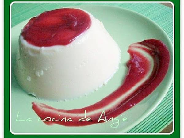 FLAN DE VAINILLA CON CREMA DE FRAMBUESAS