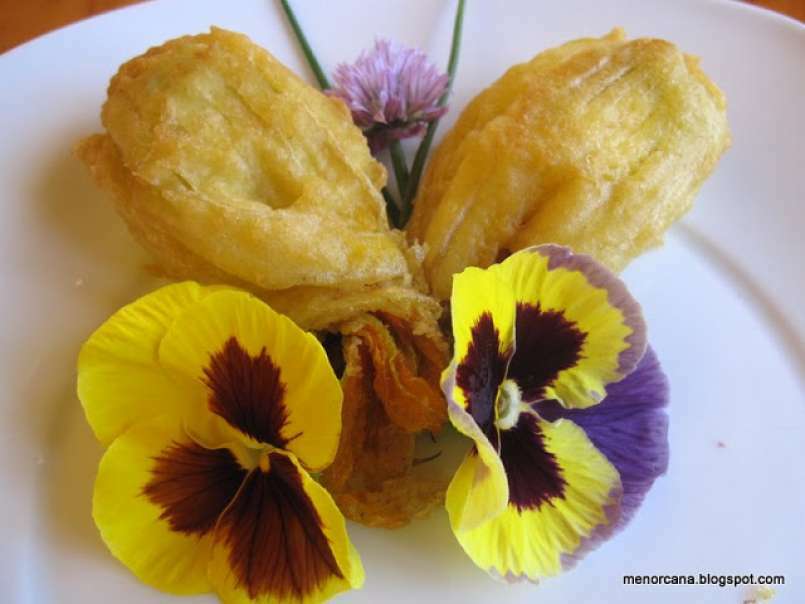 Flores de calabacín rellenas en tempura, foto 1