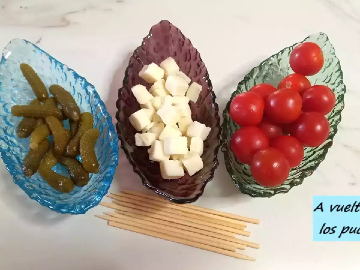 Flores de tomate, queso y pepinillo - foto 2