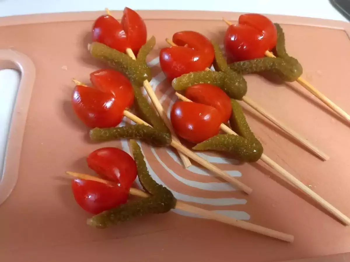 Flores de tomate, queso y pepinillo - foto 4