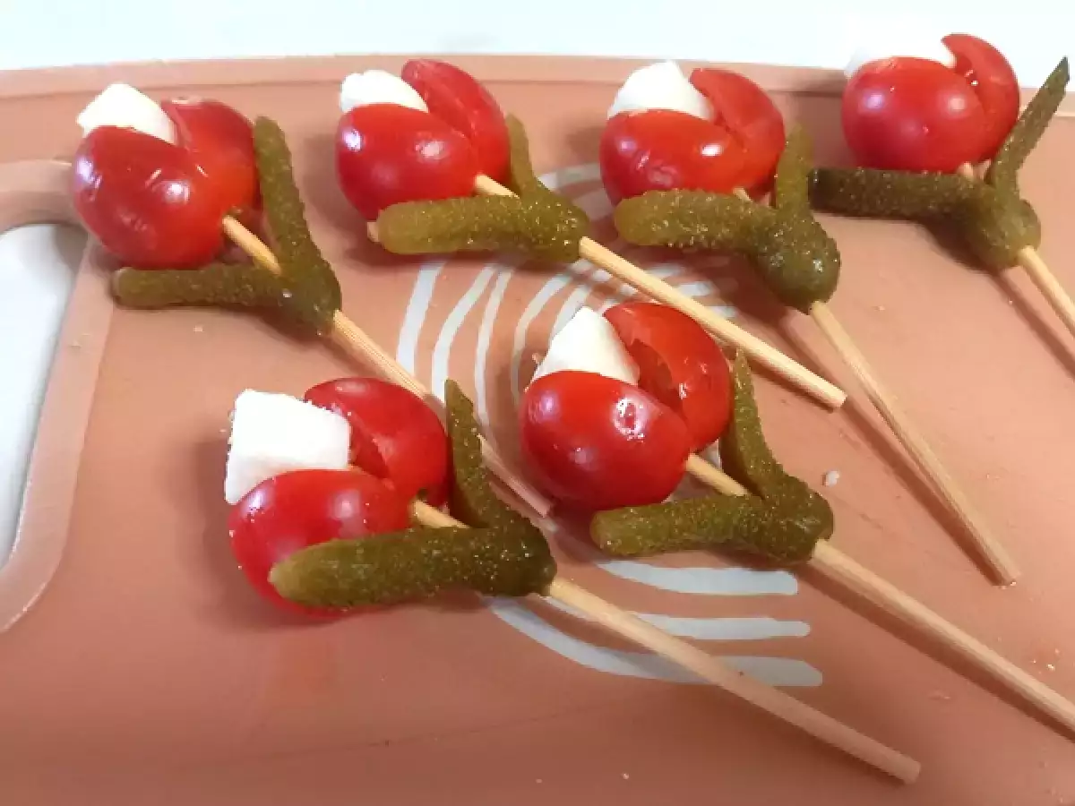 Flores de tomate, queso y pepinillo - foto 5