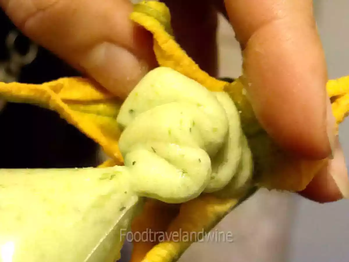 Flores de Zucchini Rellena Estilo Genovese.....y Bendiciones Para Mayte..... - foto 6