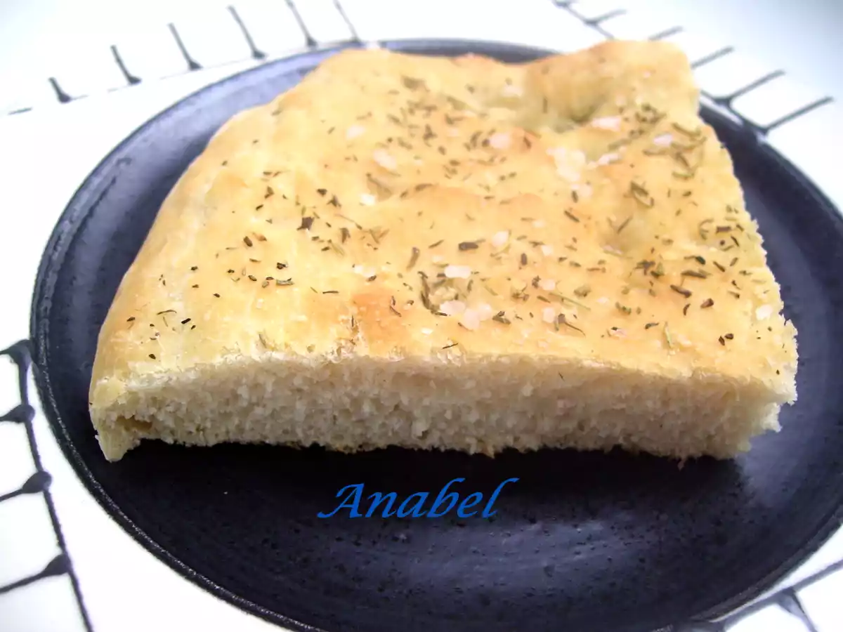 Focaccia al tomillo romero