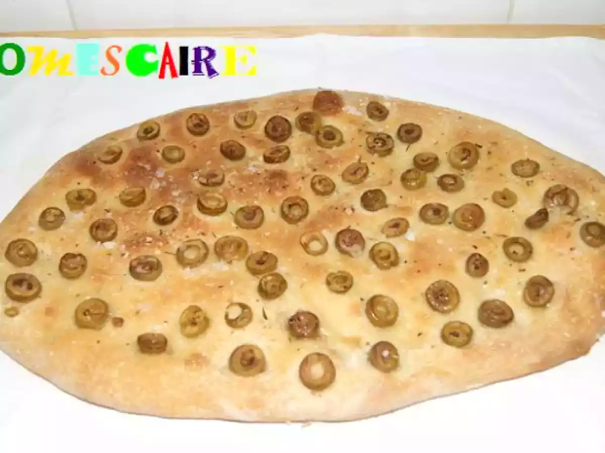 Focaccia de aceitunas verdes al aroma de romero