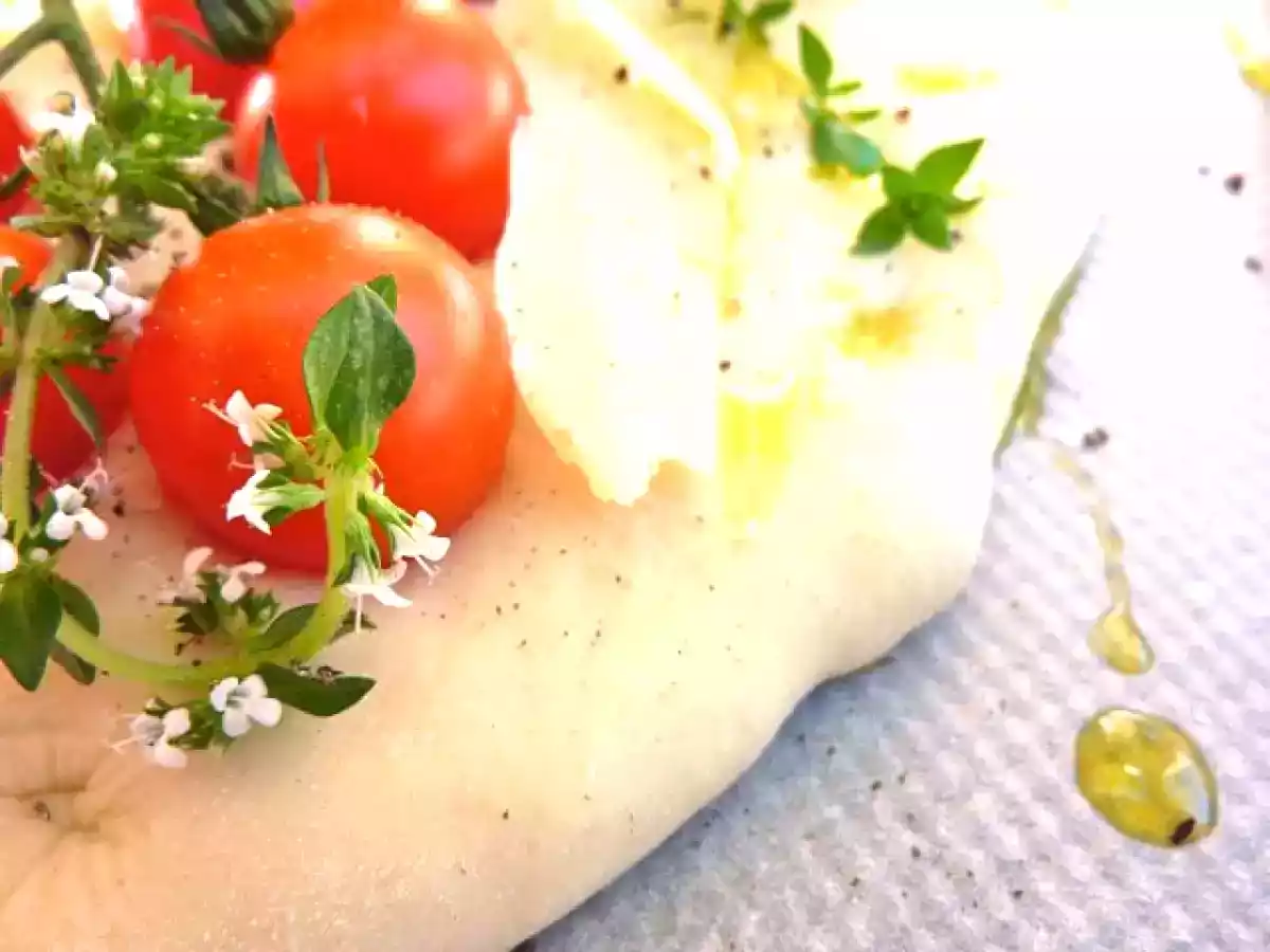 Focaccia de tomates cherry y queso manchego - foto 2