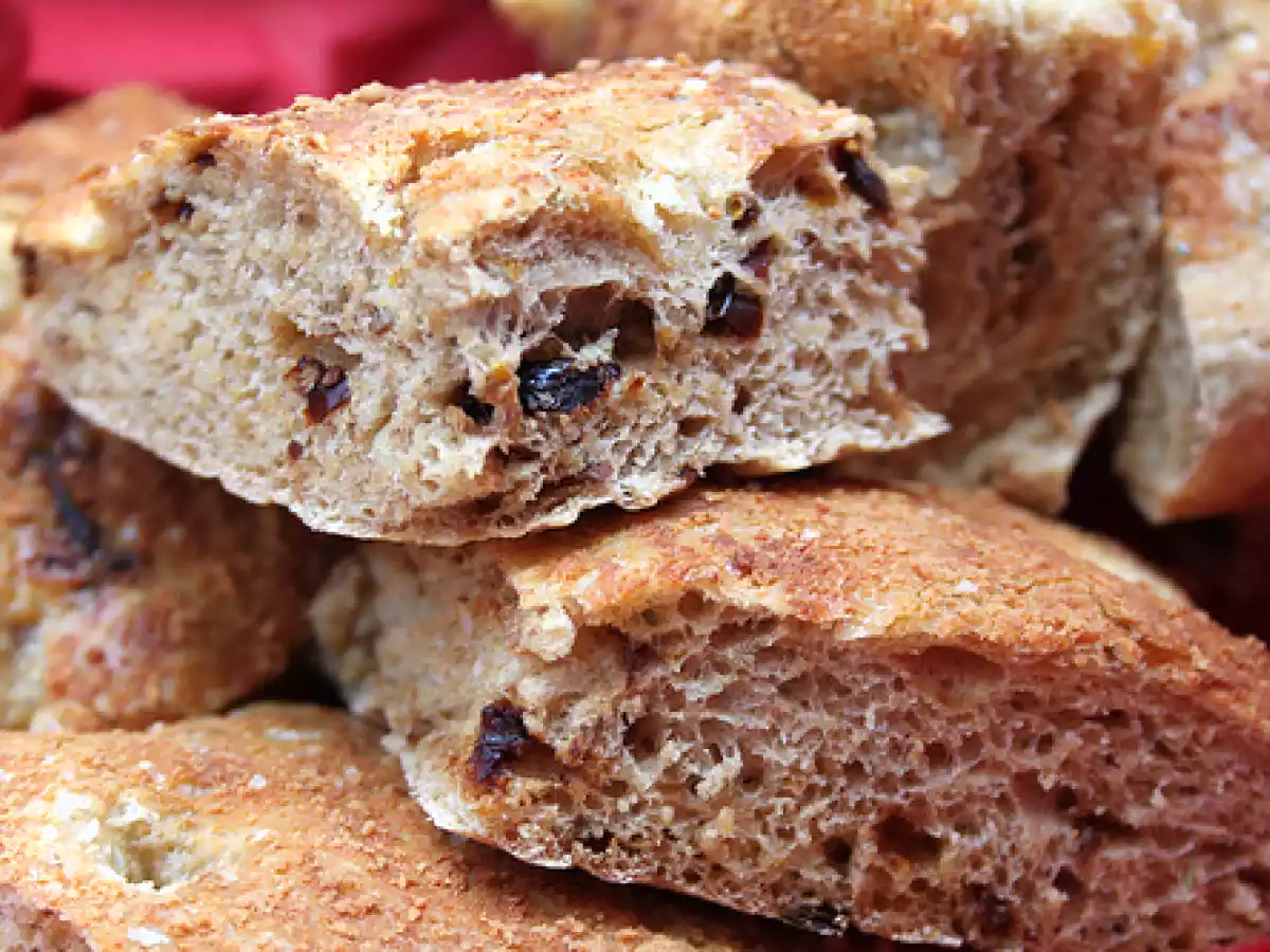 Focaccia de tomates secos y romero - foto 2