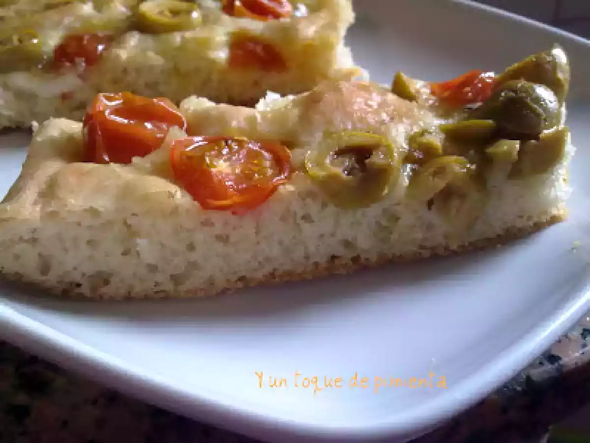 FOCACCIA DE TOMATES Y MOZZARELLA